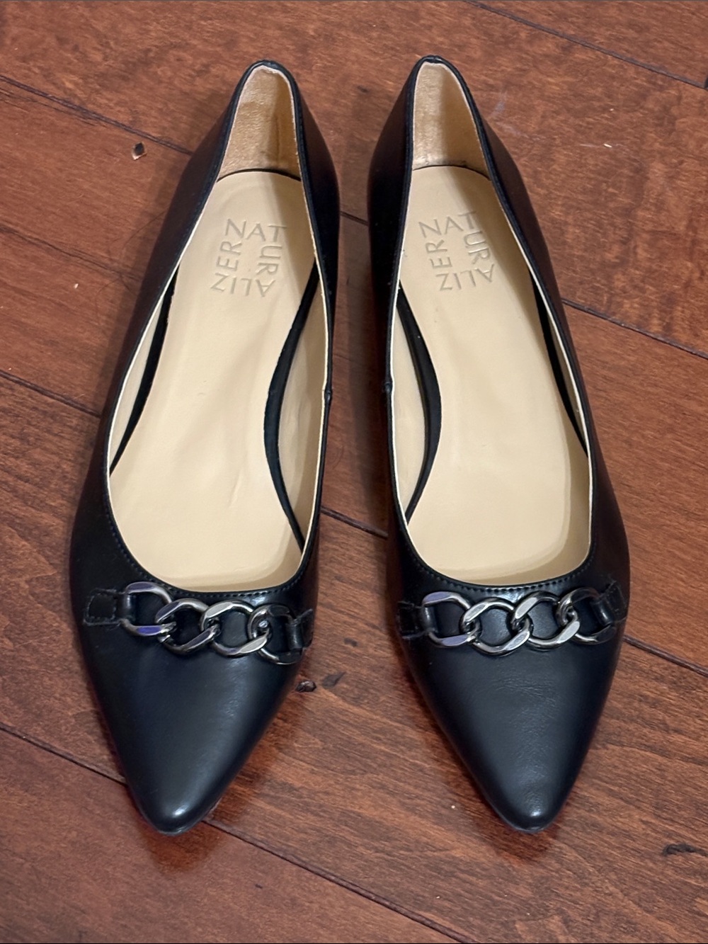 27 EDIT Naturalizer Katalie Pewter Chained Detail Pointed Toe Pump